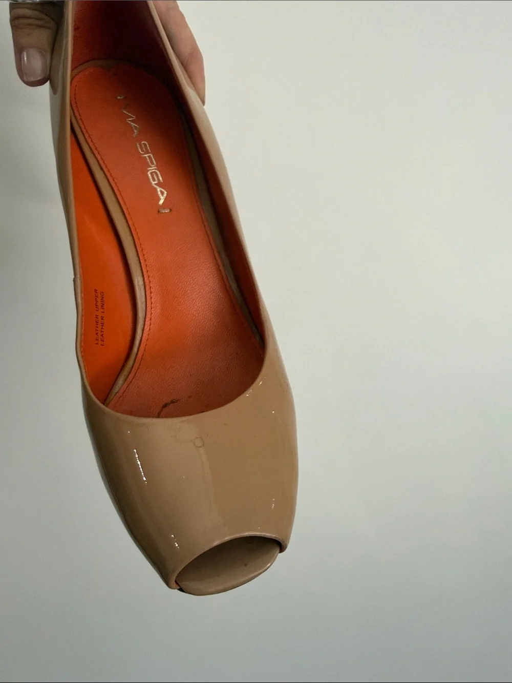 Via Spiga Beige Patent Leather Pumps with Orange Insole